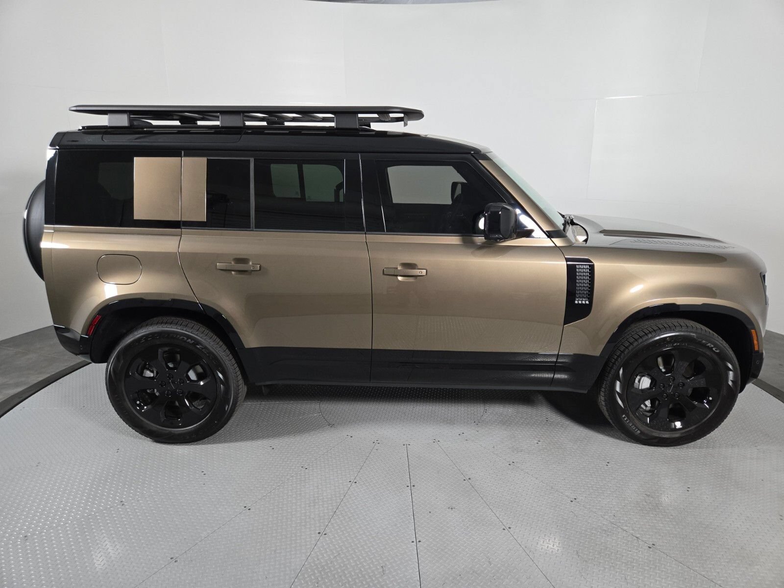 New 2026 Land Rover Defender 110 X-Dynamic SE AWD/4WD image 6