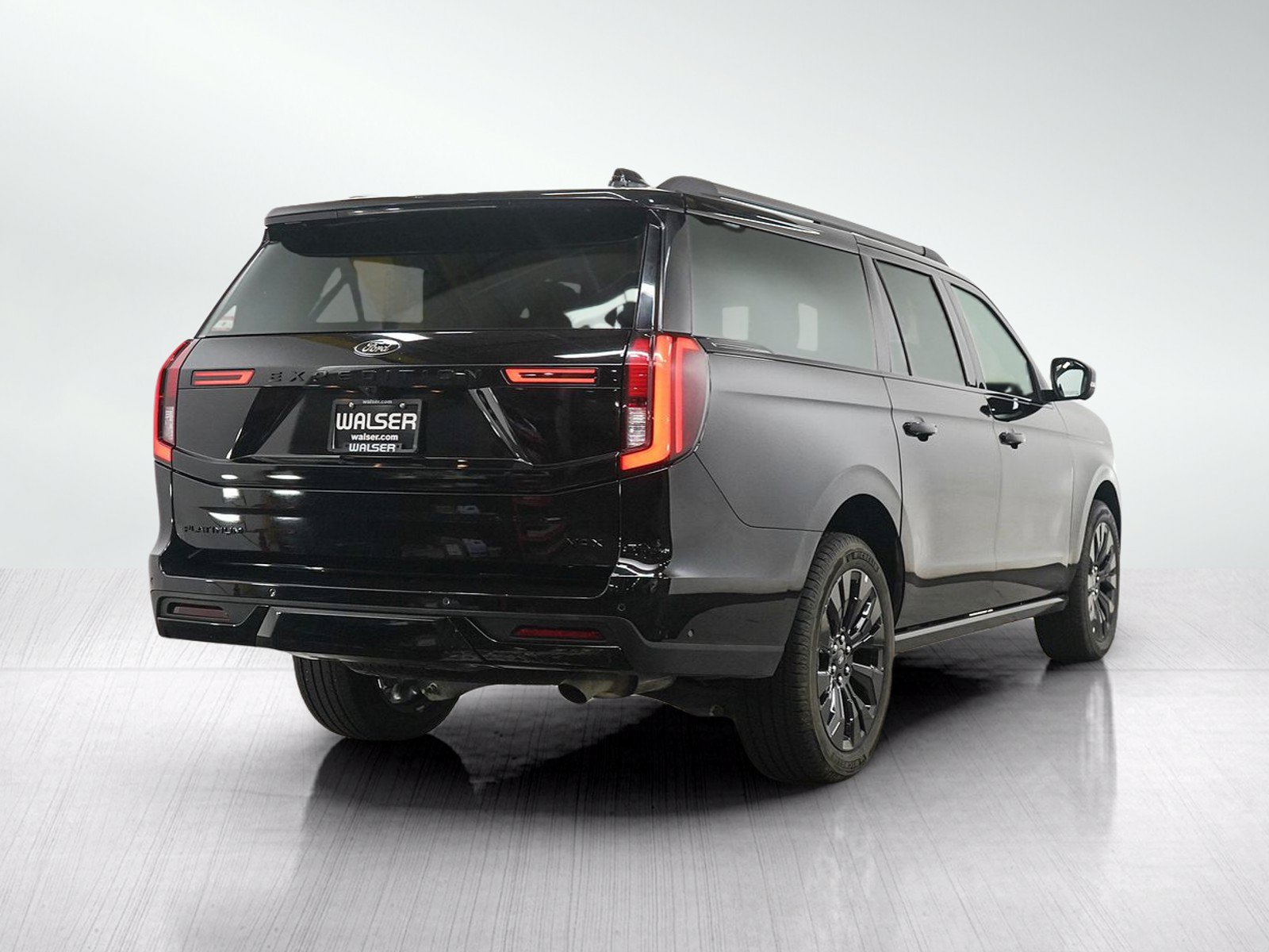 Used 2025 Ford Expedition Max Platinum w/ Stealth Appearance Package AWD/4WD image 6