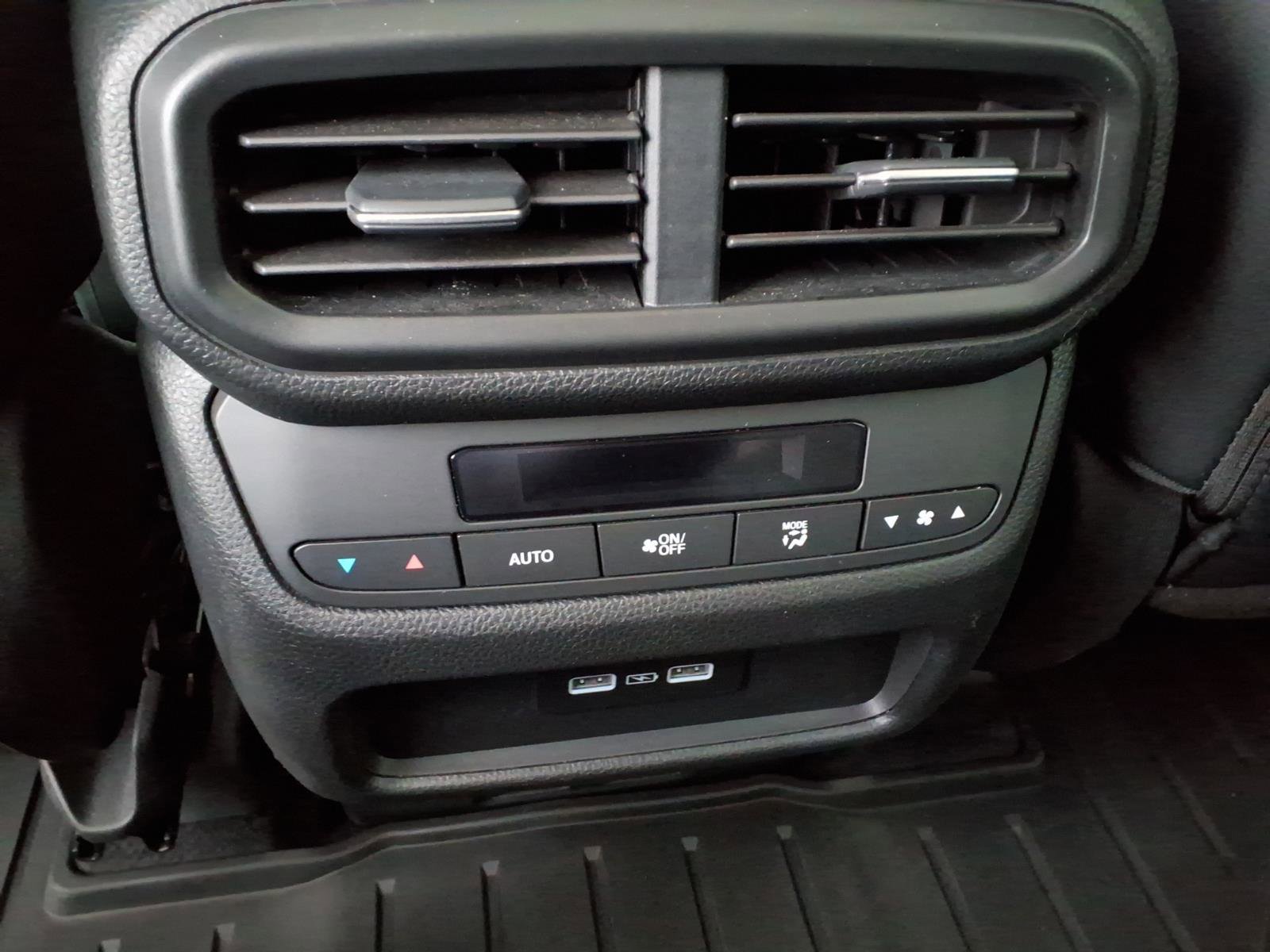 Certified 2023 Honda Pilot Touring image 14