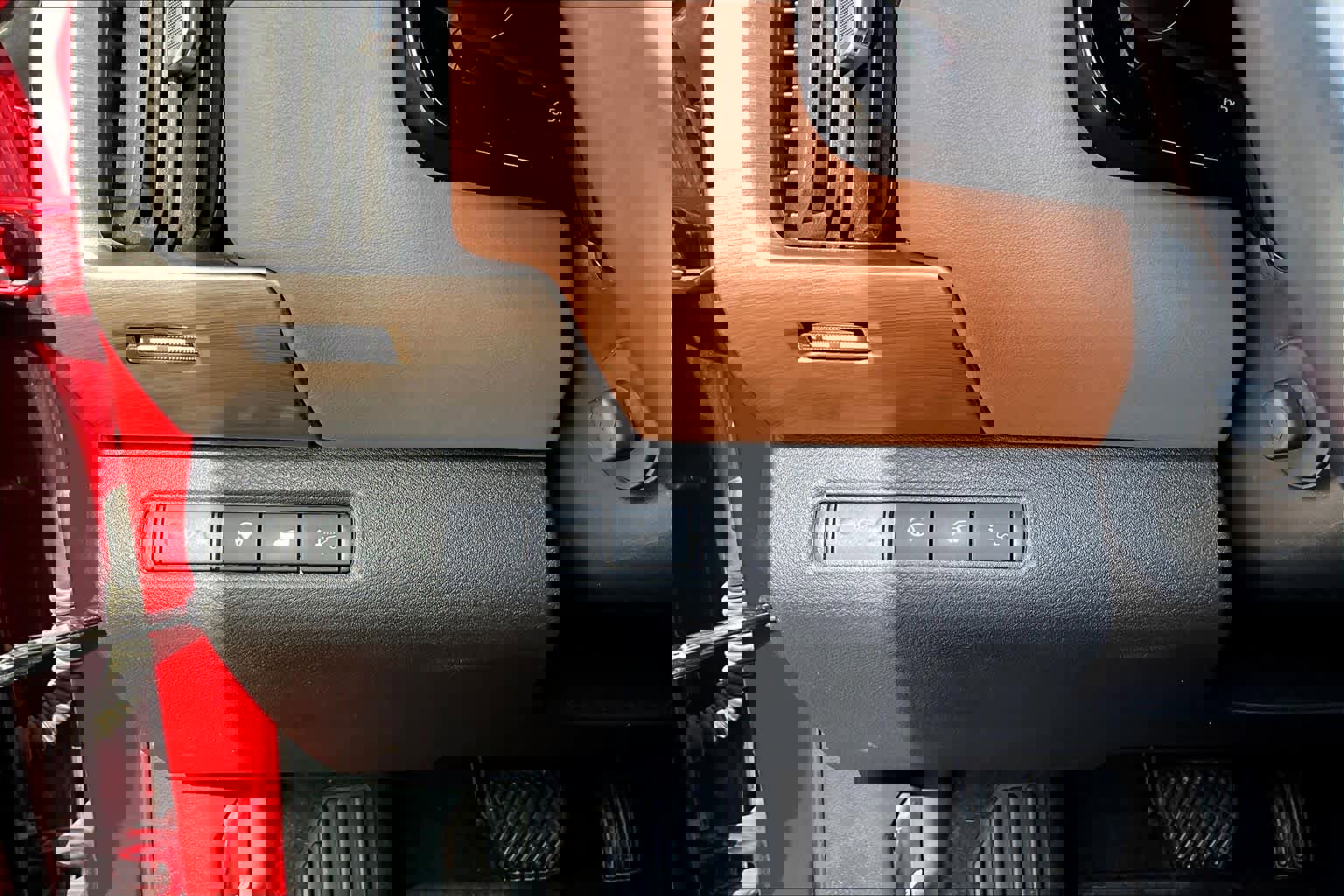 Used 2023 Nissan Pathfinder Platinum w/ Cargo Package FWD image 32