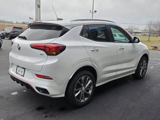 Used 2022 Buick Encore GX Select w/ Sport Touring Package AWD/4WD image 3