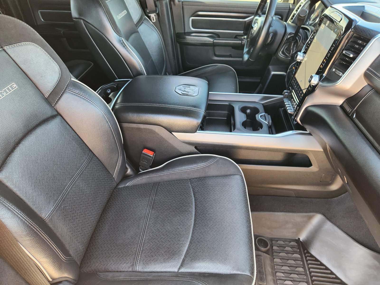 Used 2024 RAM 2500 Laramie w/ Night Edition AWD/4WD image 19