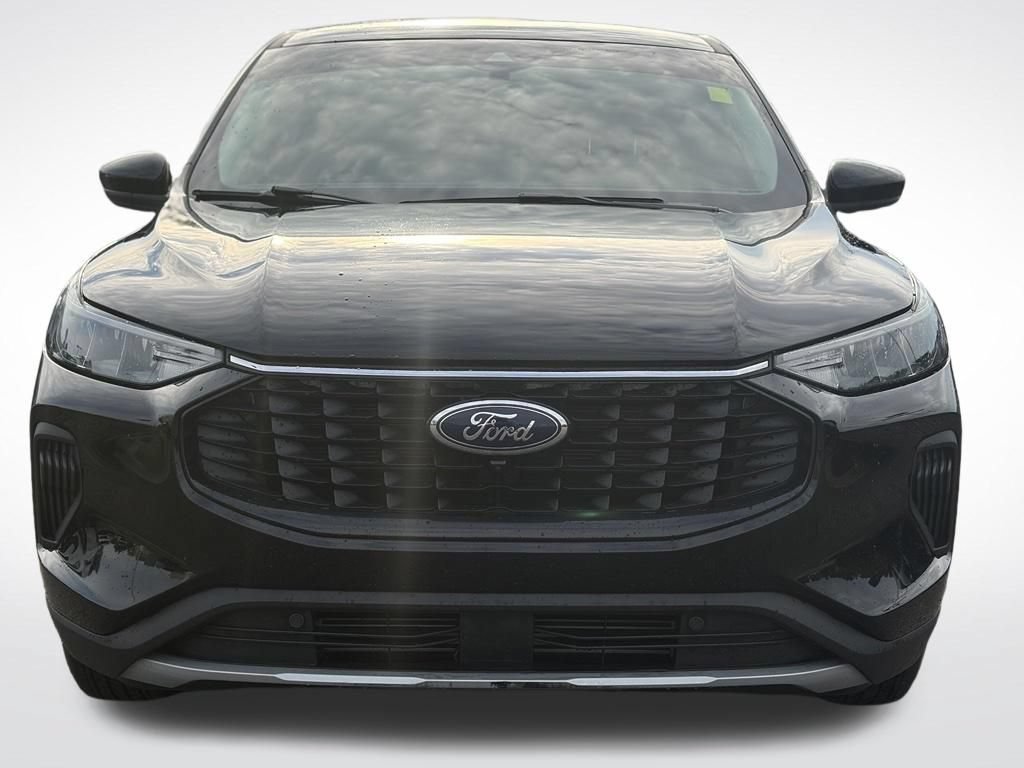 Used 2023 Ford Escape Active w/ Tech Pack #2 AWD/4WD image 3
