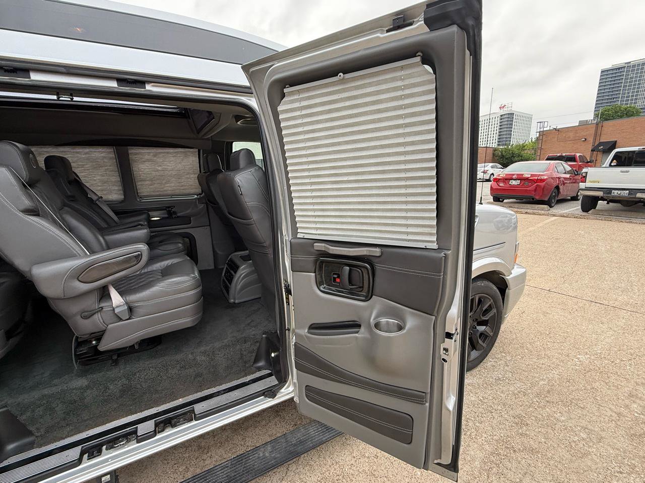 Used 2022 Chevrolet Express 2500 Extended w/ Enhanced Convenience Package image 29