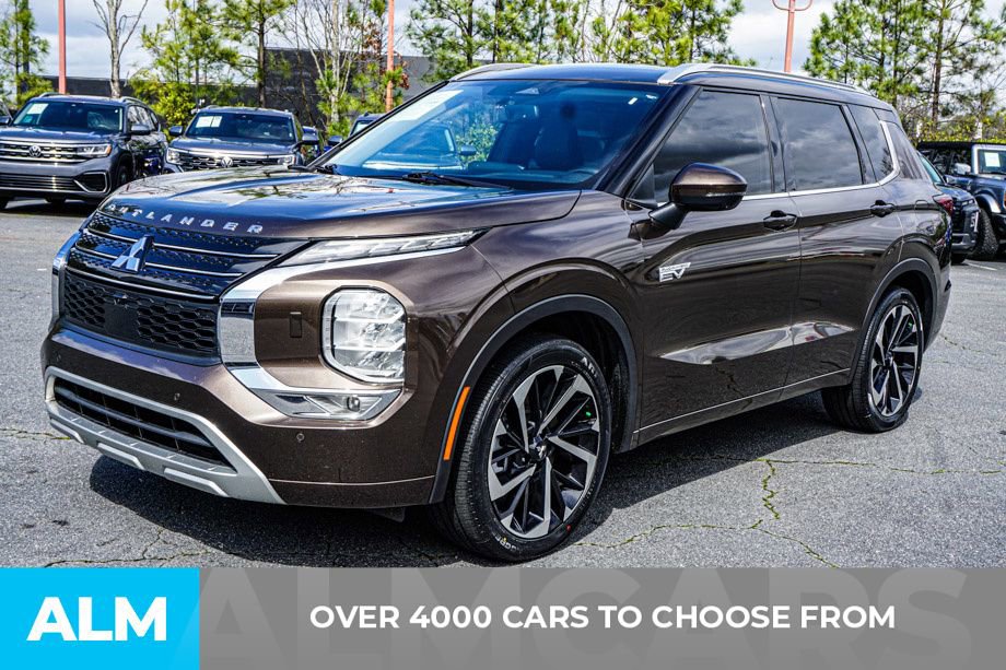 Used 2023 Mitsubishi Outlander SEL image 2