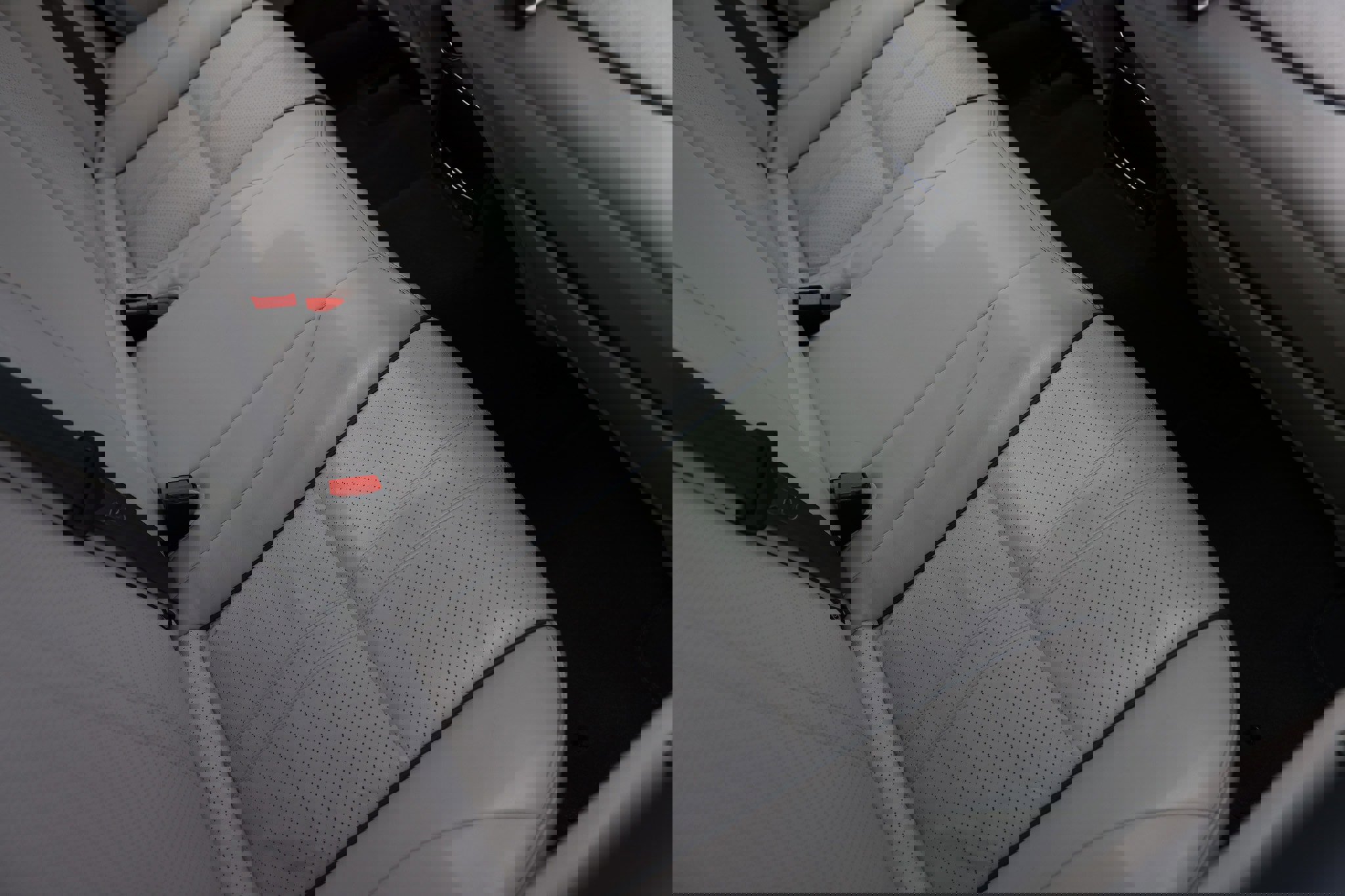 Used 2019 Jaguar XJ R-Sport image 15