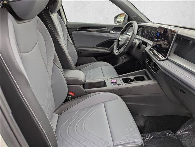 New 2026 Volkswagen Tiguan SE R-Line FWD image 28