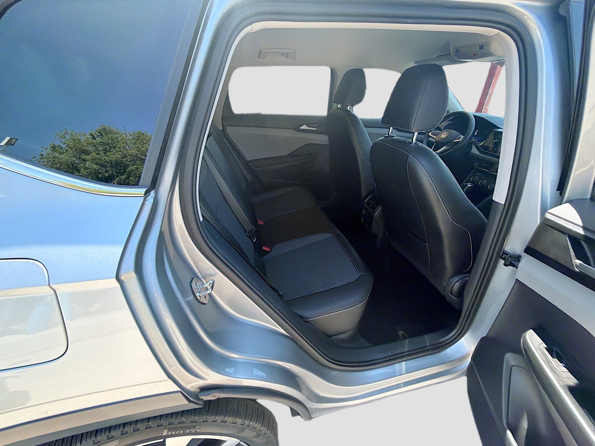 Used 2022 Volkswagen Taos SE FWD image 28
