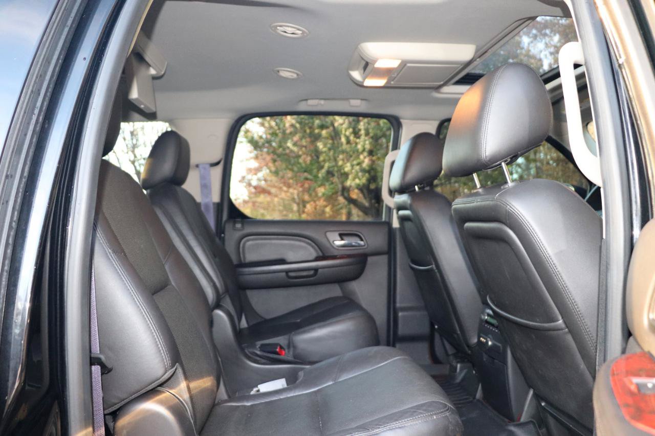 Used 2014 Cadillac Escalade ESV Premium AWD/4WD image 23