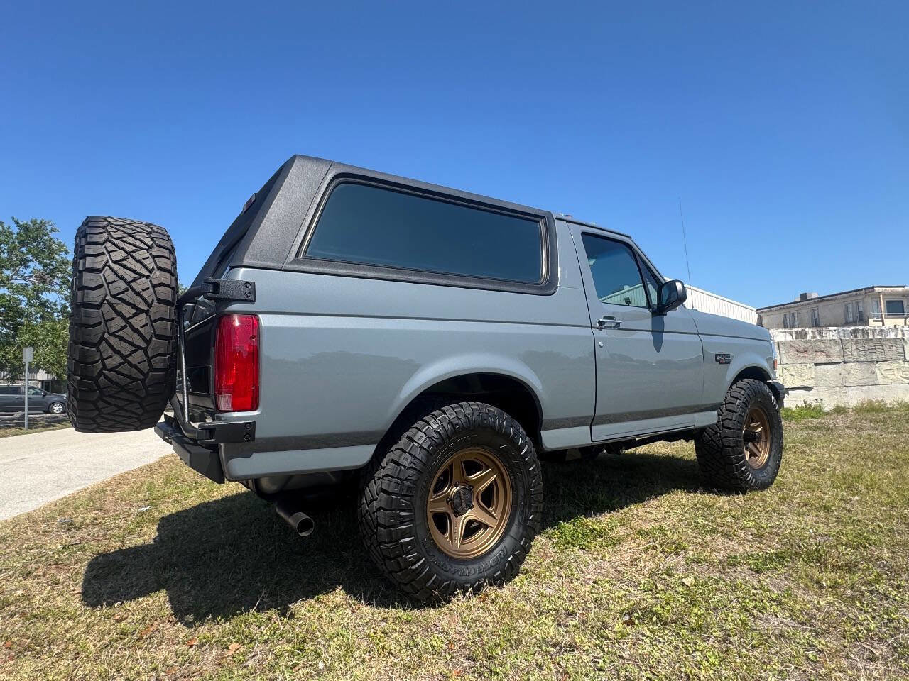 Used 1995 Ford Bronco XLT image 35