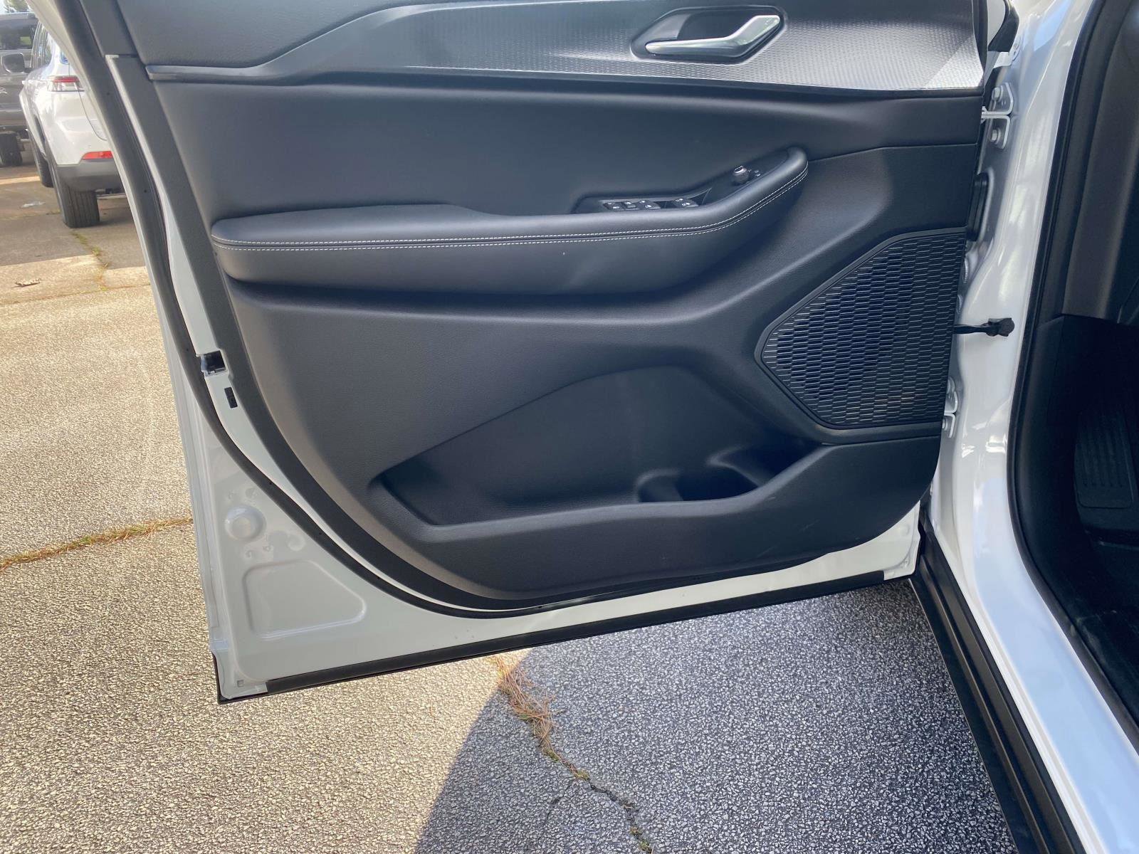 New 2025 Jeep Grand Cherokee L Altitude image 10