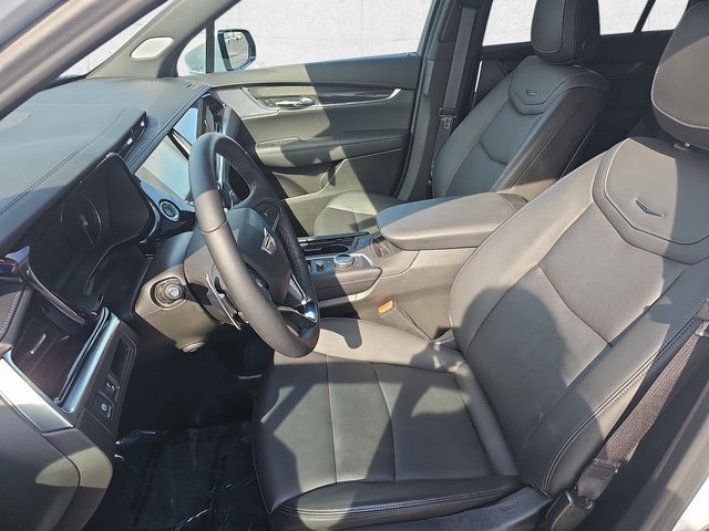 Used 2025 Cadillac XT6 Sport w/ LPO, Floor Liner Package image 17