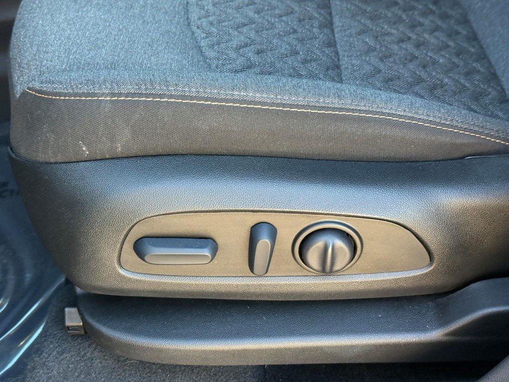 Used 2023 Chevrolet Equinox LT FWD image 20