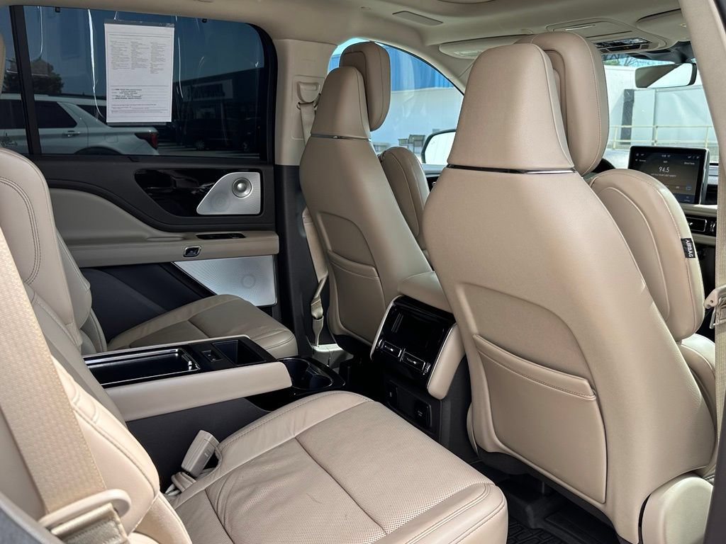 Used 2020 Lincoln Aviator Reserve w/ Equipment Group 202A AWD/4WD image 22