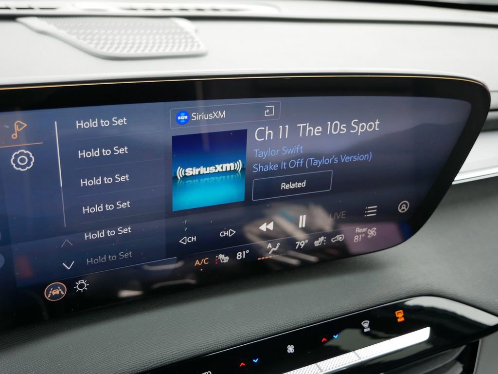 Used 2025 Buick Enclave Sport Touring image 18