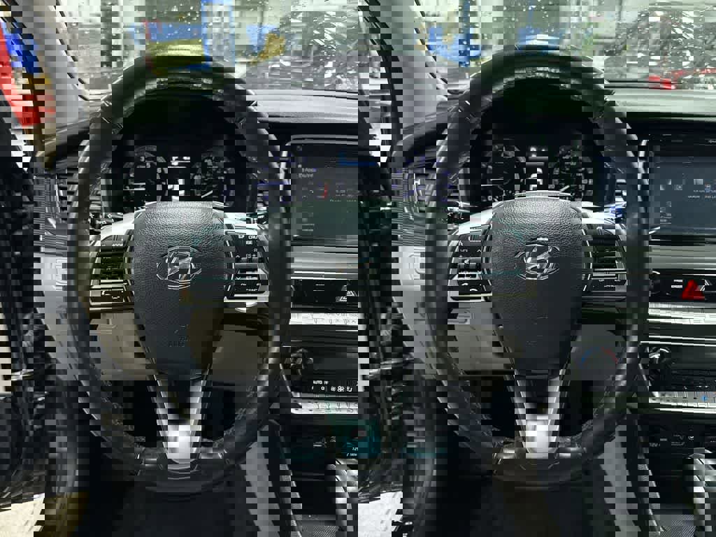 Used 2018 Hyundai Sonata Limited w/ Cargo Package image 17