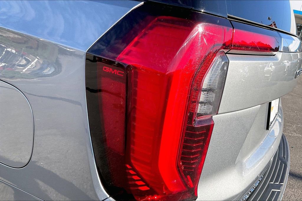 Used 2025 GMC Yukon Denali image 30