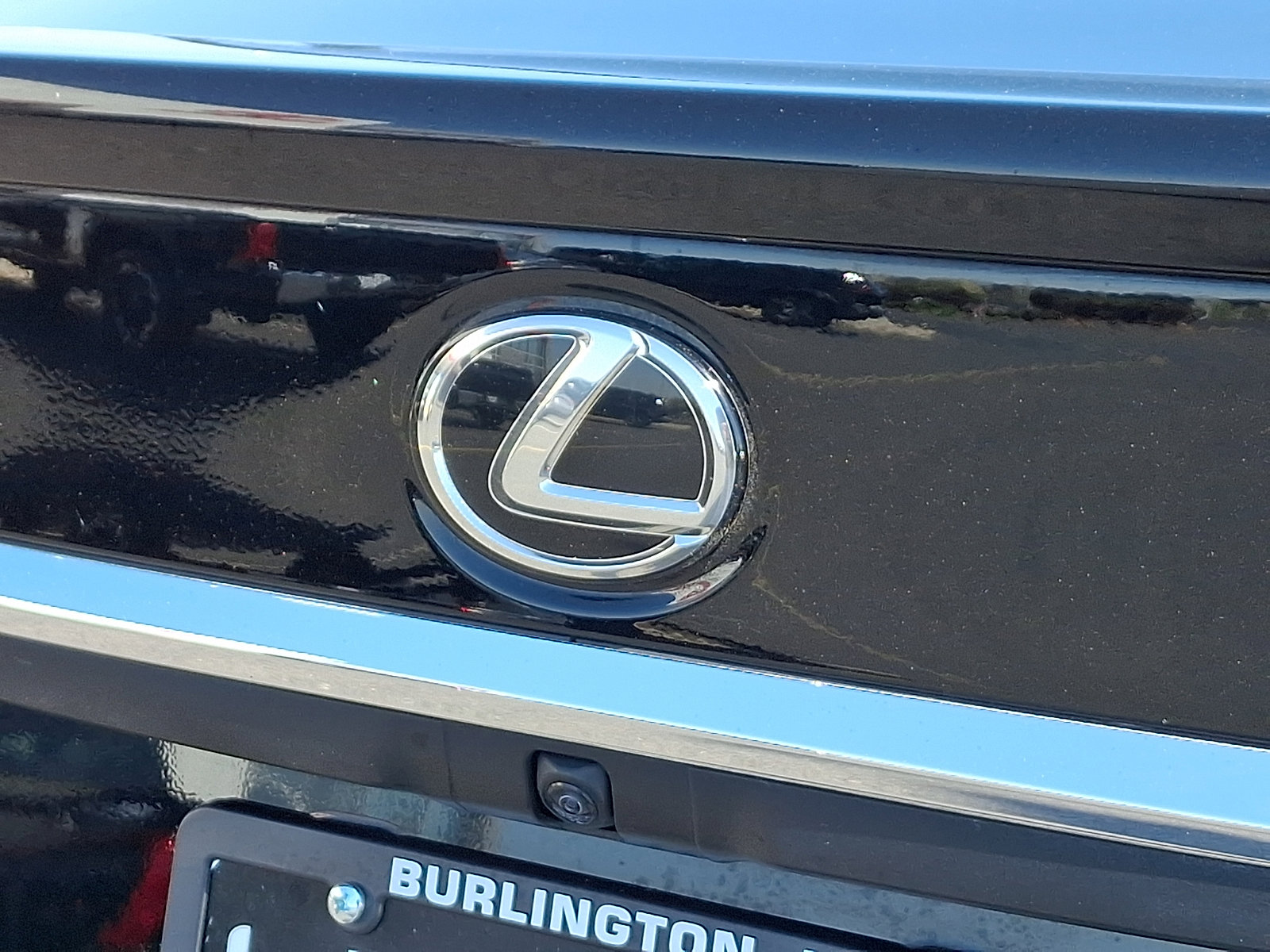 Used 2024 Lexus ES 300h w/ Technology Package image 31