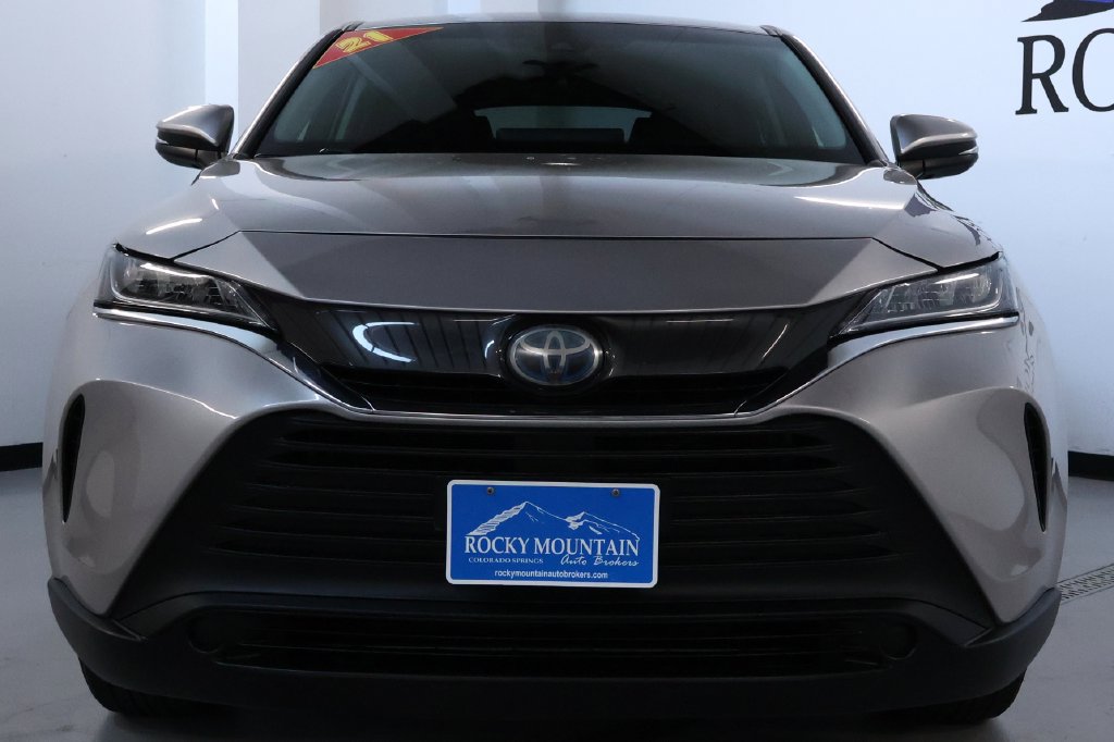 Used 2021 Toyota Venza LE AWD/4WD image 2