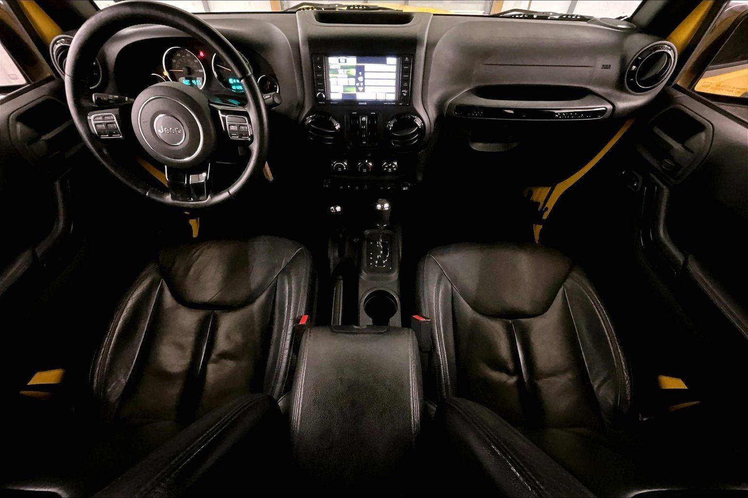 Used 2015 Jeep Wrangler Unlimited Sahara image 14