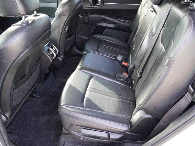 Used 2024 Kia Sorento S FWD image 28