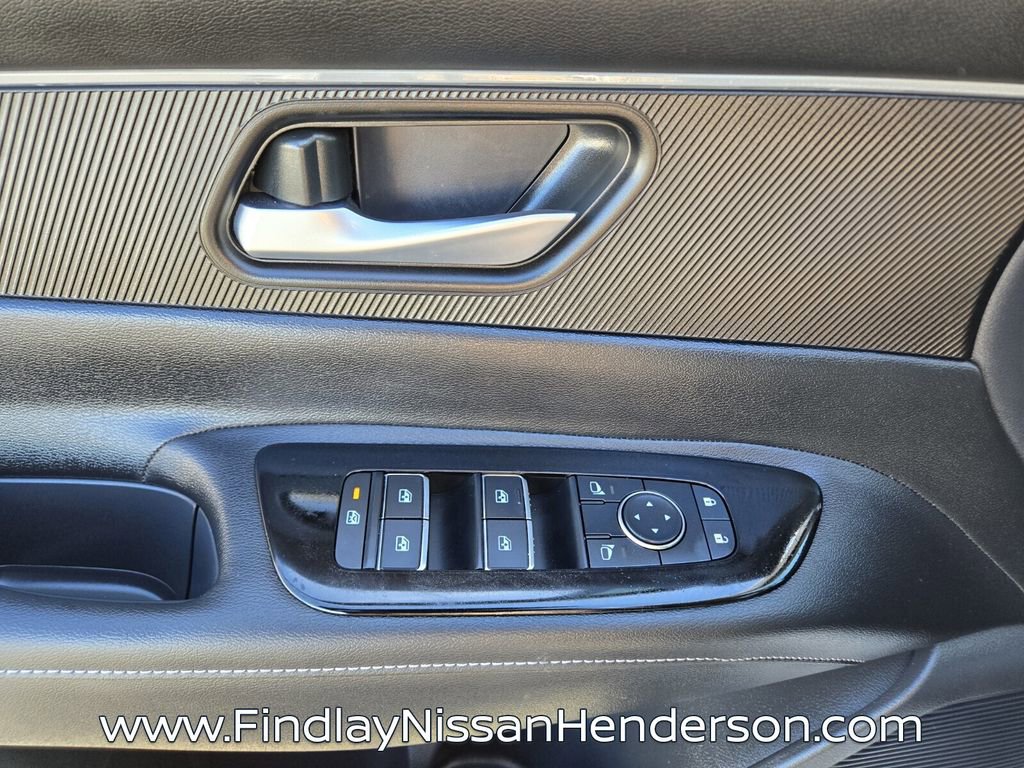 Used 2025 Nissan Murano SV image 19