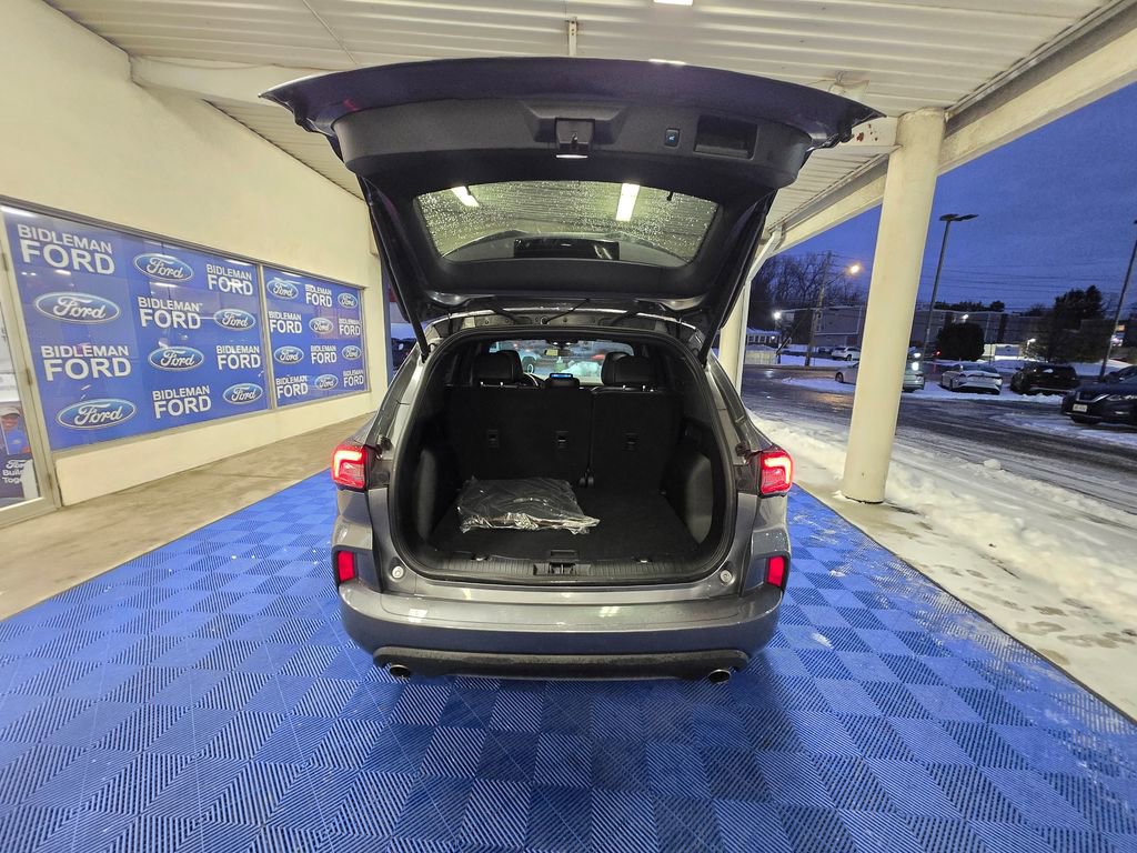 Used 2023 Ford Escape ST-Line image 7