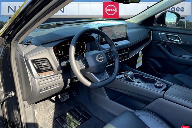 New 2026 Nissan Rogue Platinum image 6