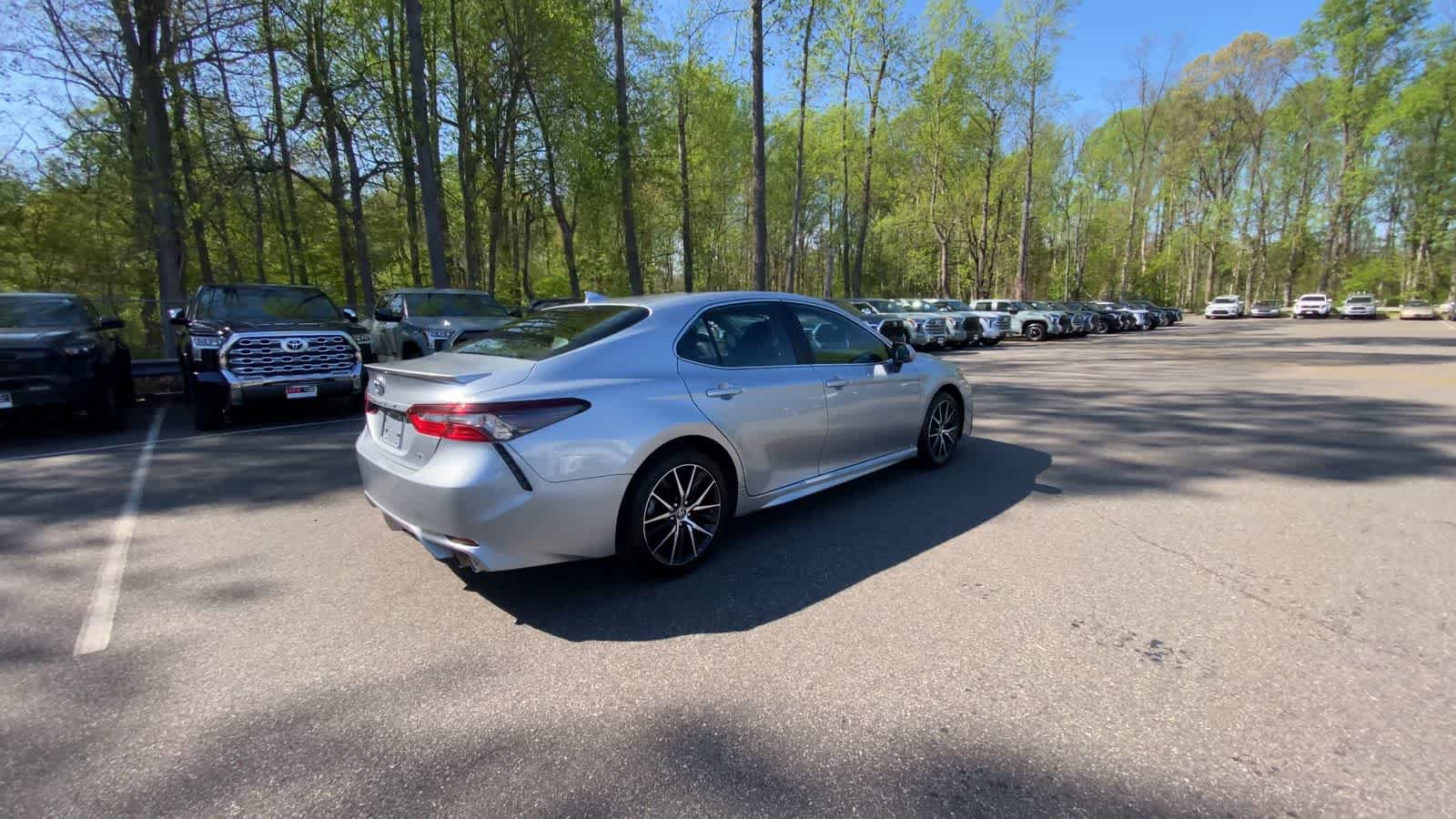 Used 2024 Toyota Camry SE FWD image 8