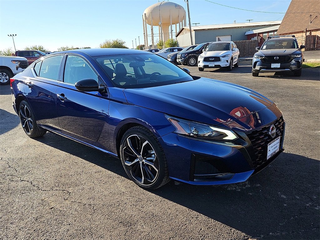 Used 2024 Nissan Altima 2.5 SR image 10