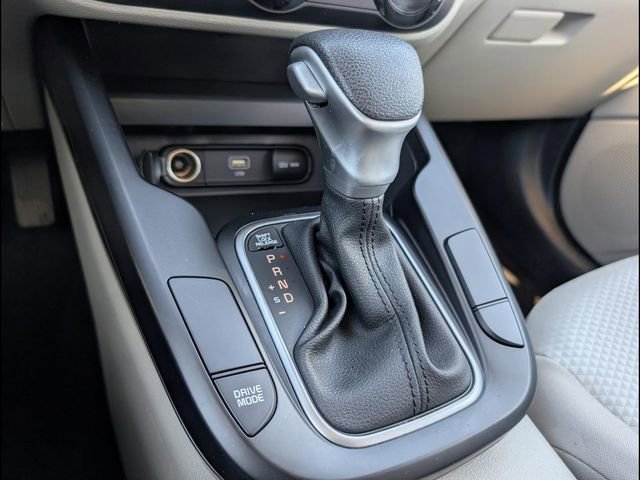 Used 2023 Kia Soul LX w/ LX Technology Package image 12