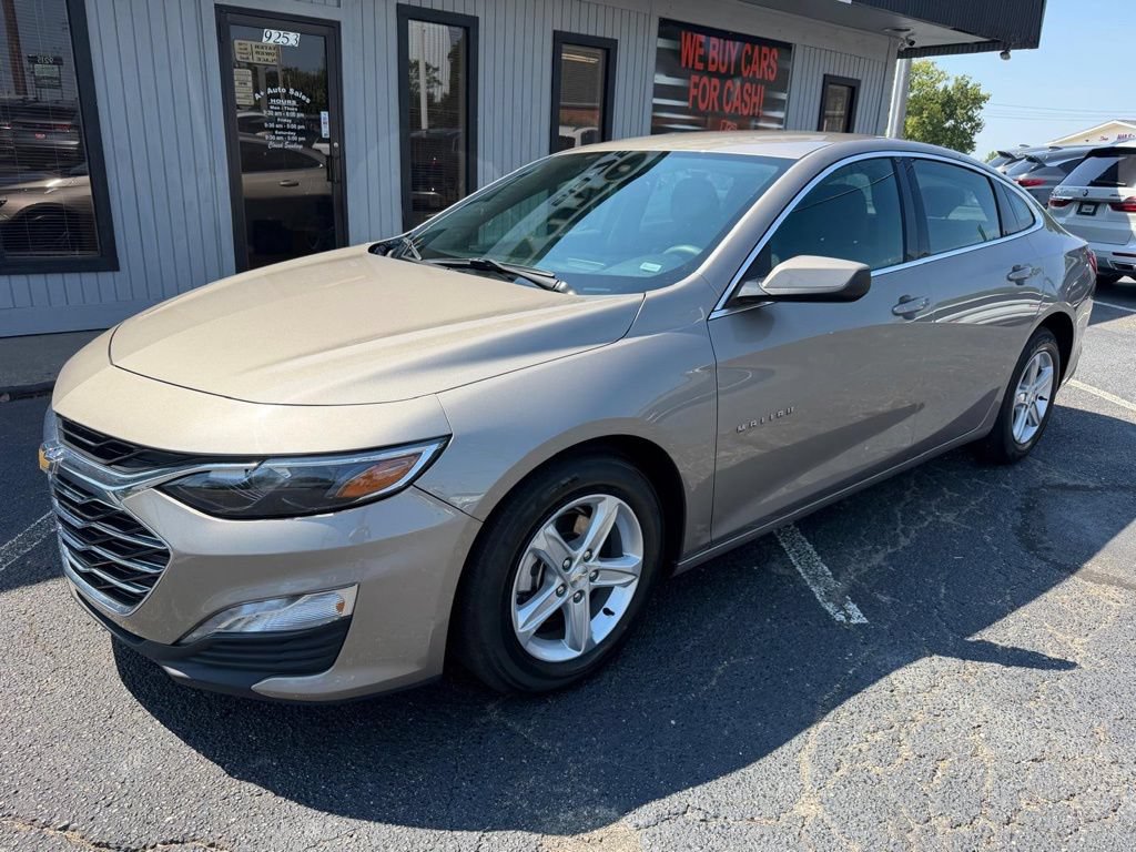 Used 2024 Chevrolet Malibu LT FWD image 2
