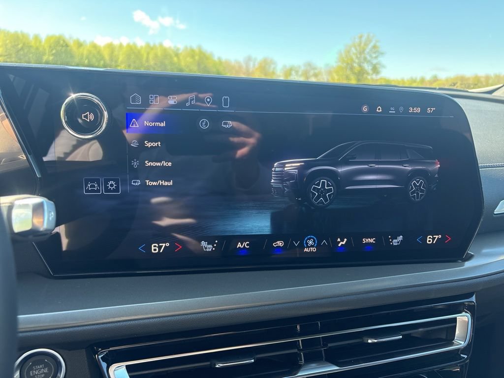 New 2026 Chevrolet Traverse LT w/ Midnight/Sport Edition FWD image 4