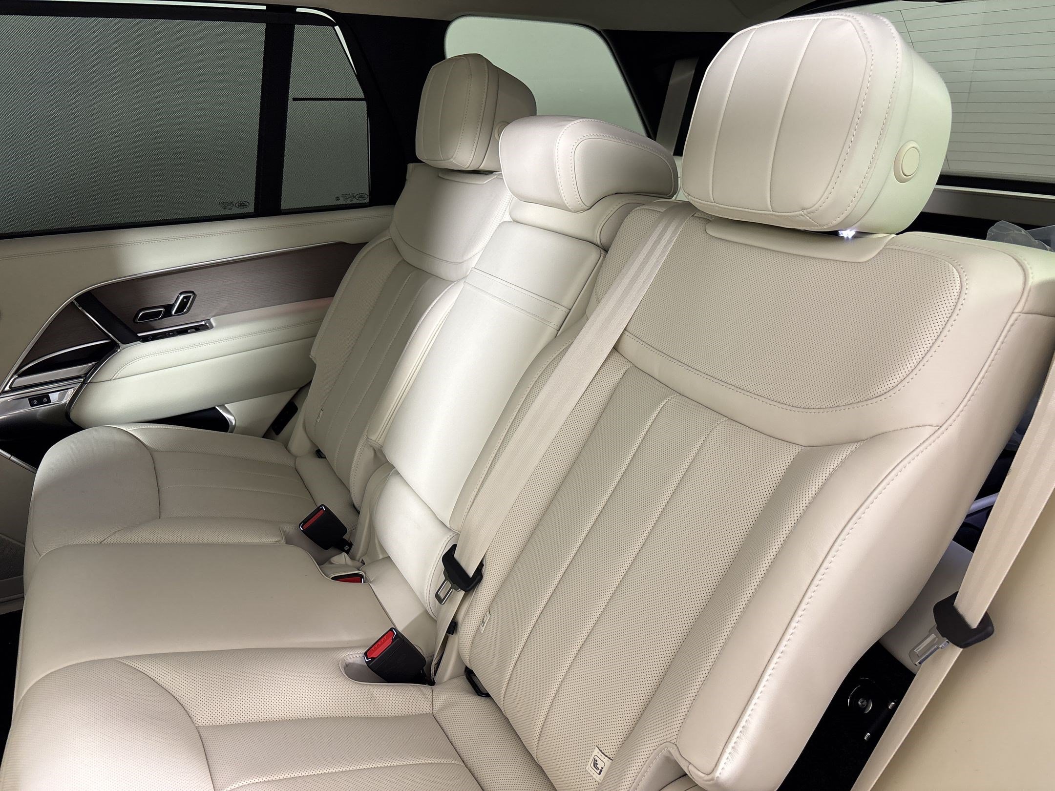 New 2026 Land Rover Range Rover Long Wheelbase SE AWD/4WD image 22