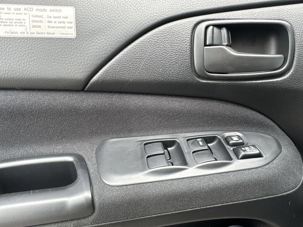 Used 2006 Mitsubishi Lancer Evolution AWD/4WD image 15