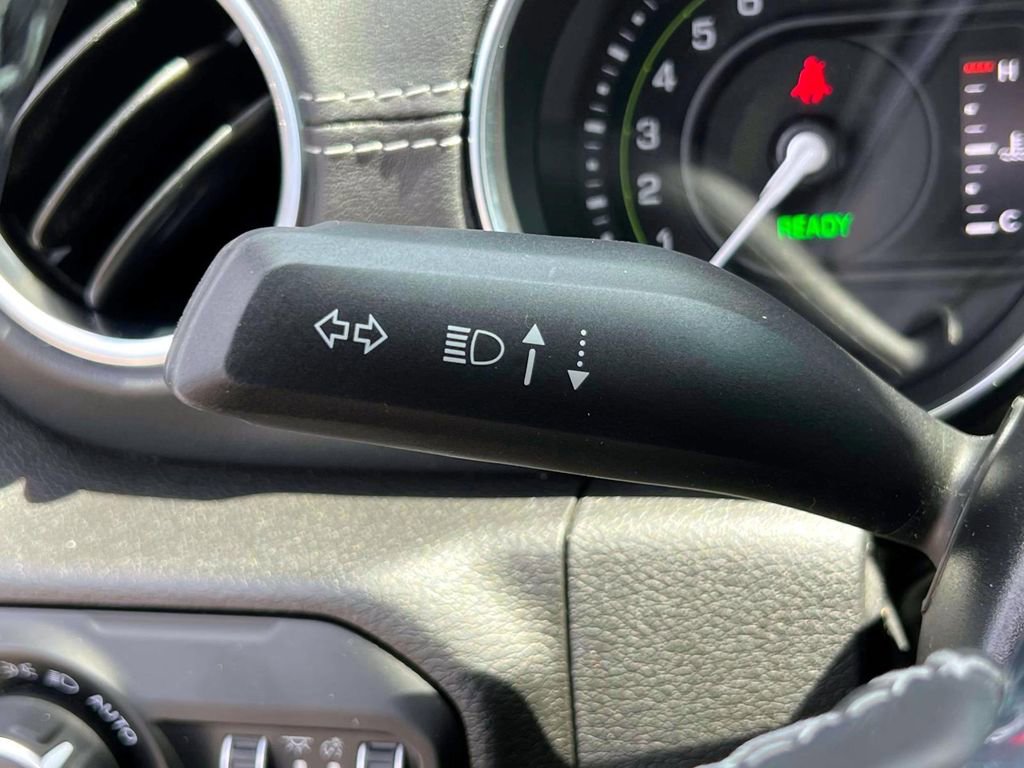 Used 2022 Jeep Wrangler Unlimited Sahara w/ Dual Top Group image 17