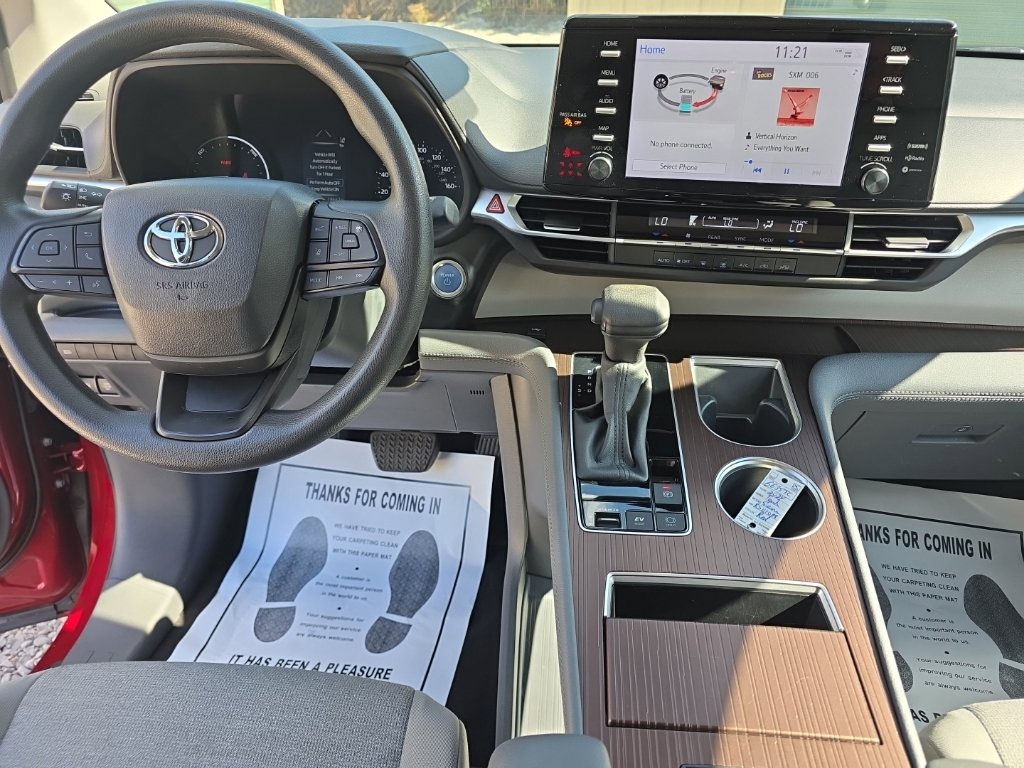 Certified 2024 Toyota Sienna LE AWD/4WD image 19