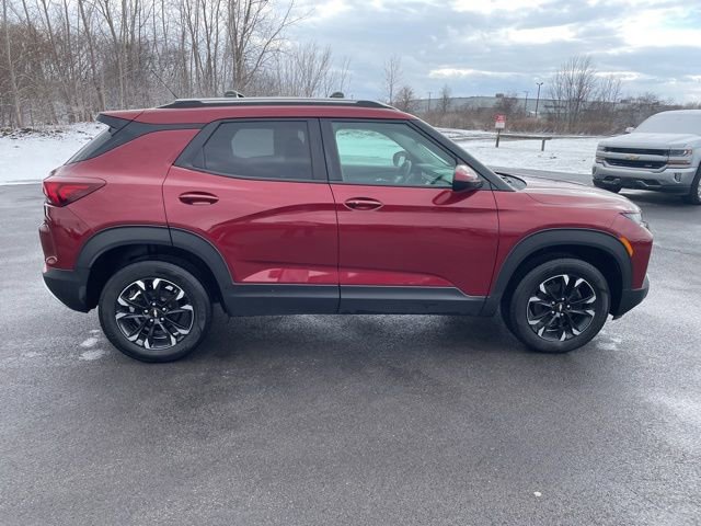 Used 2022 Chevrolet TrailBlazer LT w/ Driver Confidence Package image 5