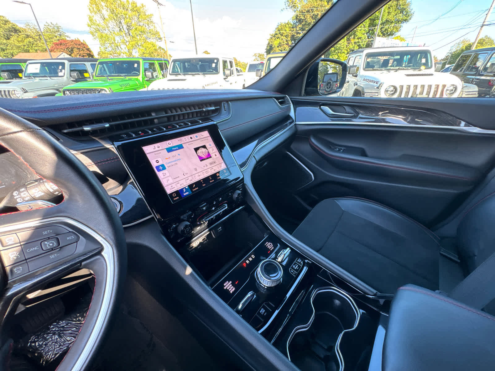 Used 2022 Jeep Grand Cherokee Trailhawk image 25