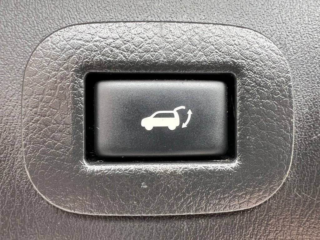 Used 2019 Nissan Armada Platinum w/ Interior Lighting Package AWD/4WD image 21