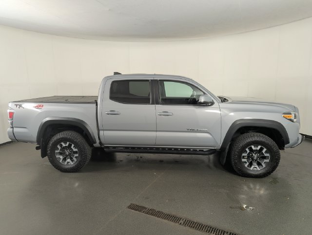 Used 2021 Toyota Tacoma TRD Off-Road AWD/4WD image 9