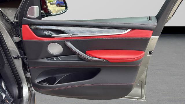 Used 2017 BMW X5 M image 25