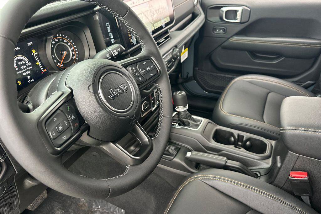 New 2026 Jeep Gladiator Sport AWD/4WD image 10