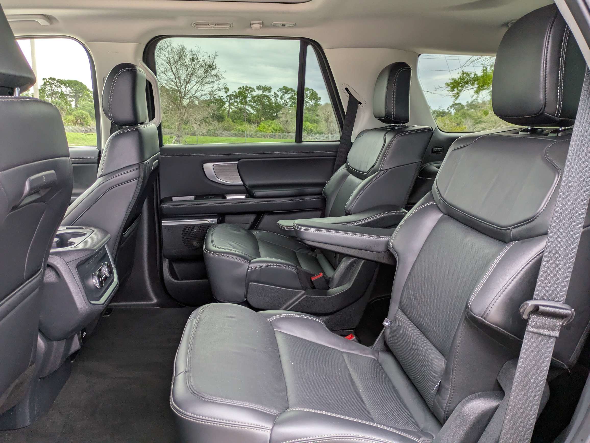 Used 2025 Ford Expedition Platinum AWD/4WD image 20