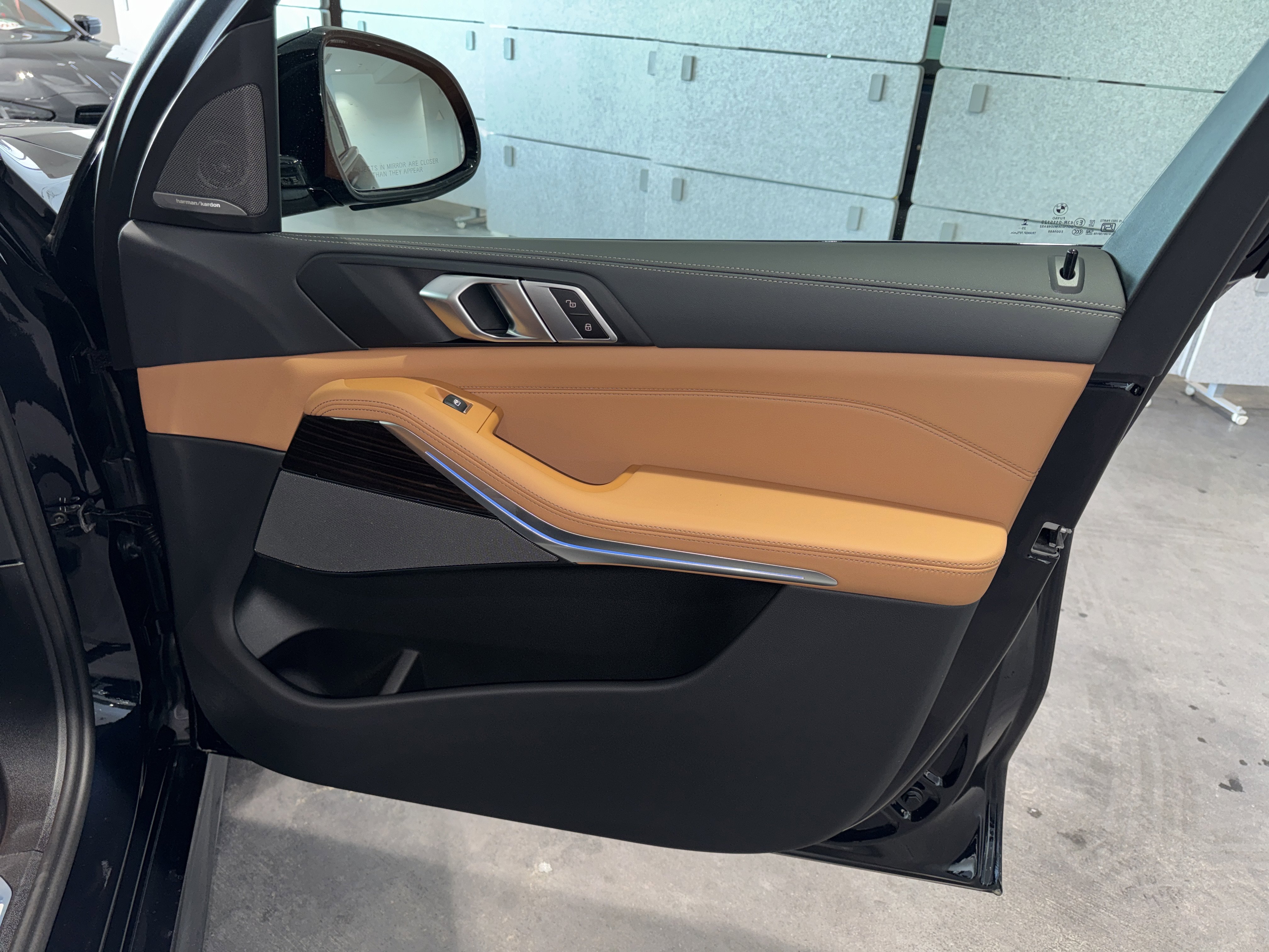 New 2026 BMW X5 xDrive50e w/ M Sport Package image 8