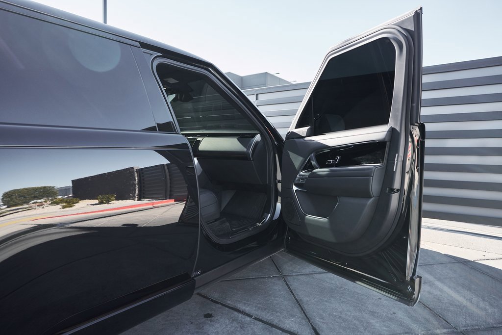 Used 2025 Land Rover Range Rover Long Wheelbase Autobiography image 21