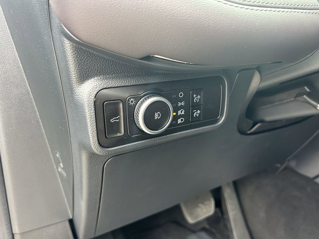 Used 2025 Ford Explorer Platinum w/ LUX Leather Package image 11