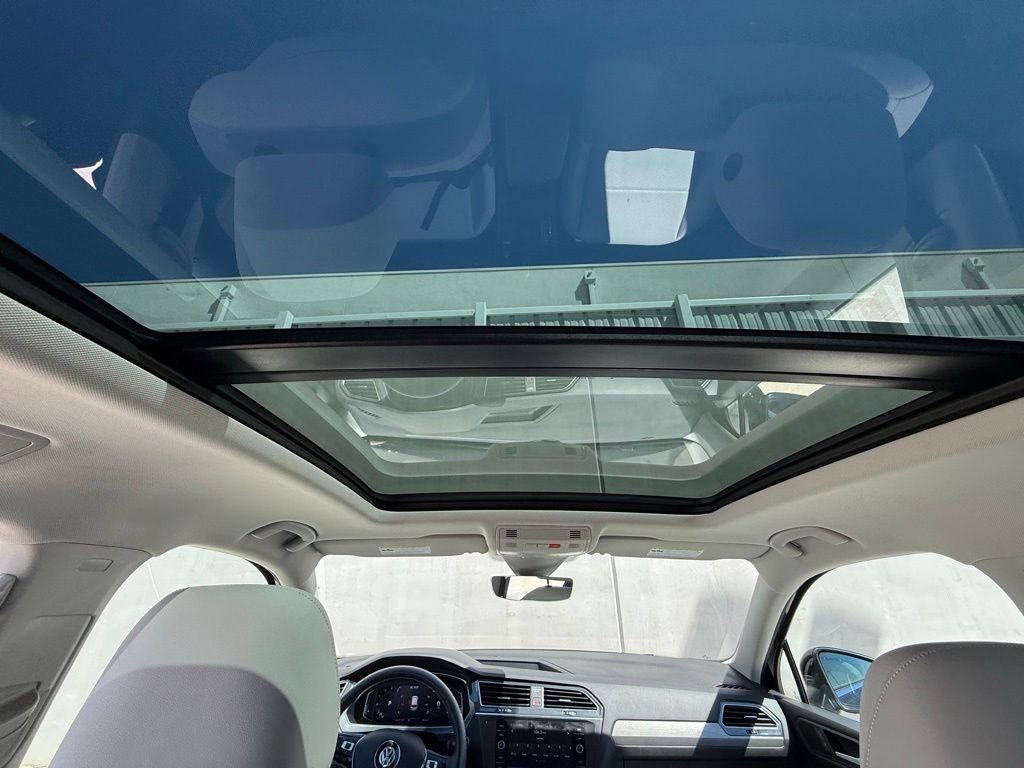Used 2021 Volkswagen Tiguan SEL w/ 3-Row Tiguan MDO Package image 9