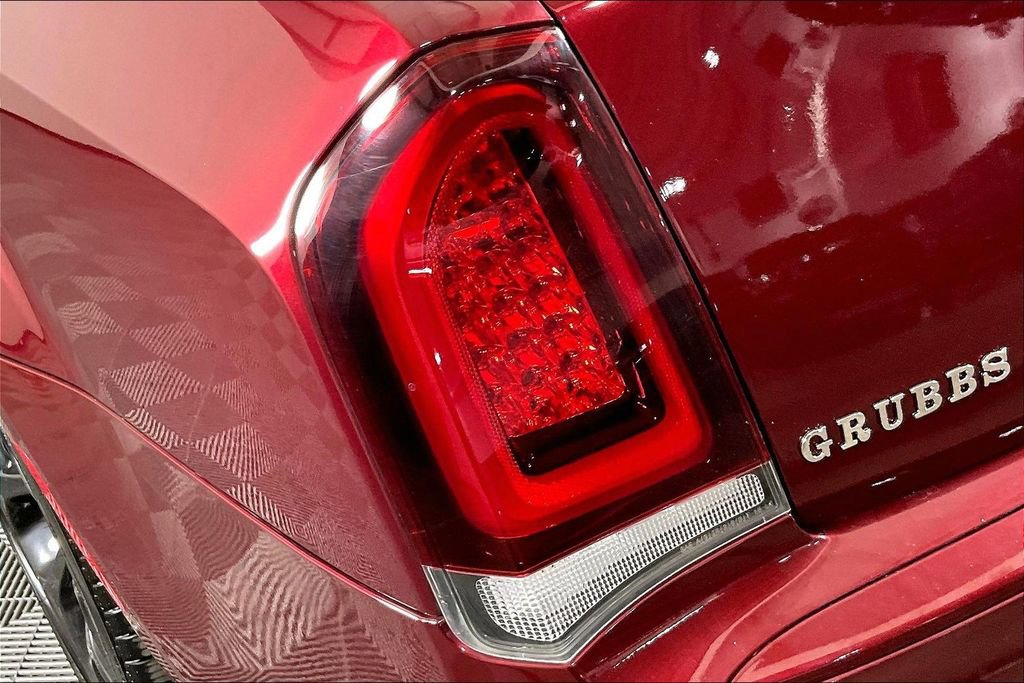 Used 2019 Chrysler 300 Touring w/ Sport Appearance Package image 38