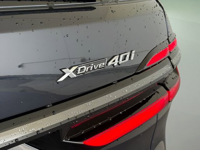 Certified 2026 BMW X7 xDrive40i w/ M Sport Package AWD/4WD image 14